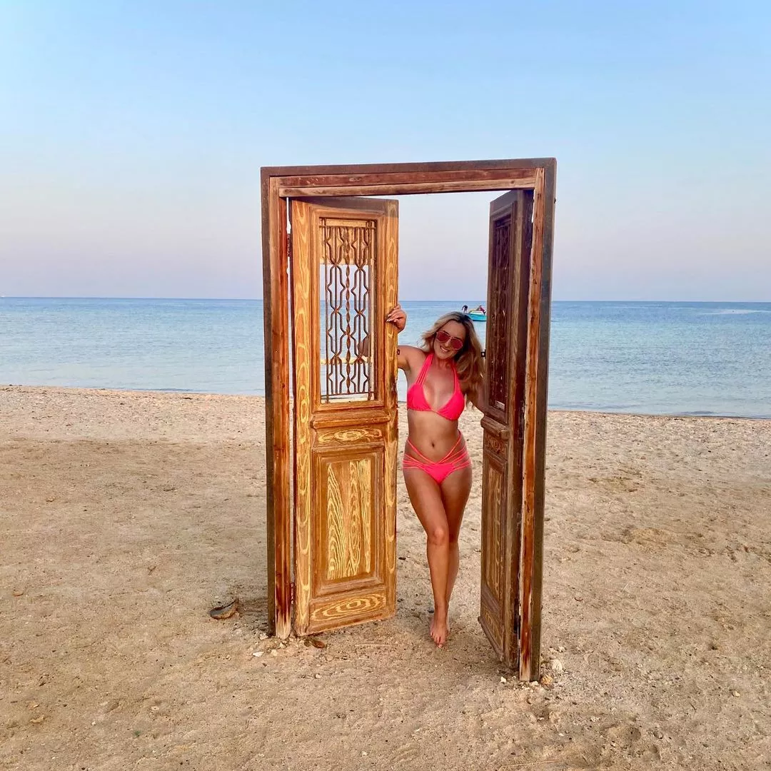 Śliczna wokalistka disco polo wspomina swoją podróż poślubną!  Zmysłowe kadry rozpaliły wyobraźnię internautów! 